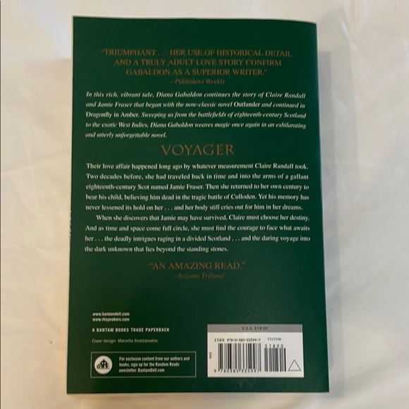 Voyager by Diana Gabaldon Paperback - Picture 2 of 2